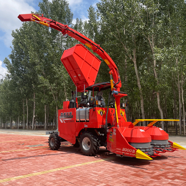 Moissonneuse-hacheuse automotrice 2020m