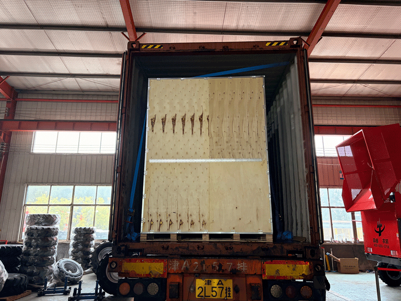 Faire sensation à l'échelle mondiale ! La moissonneuse-hacheuse compacte Senrui 4Qz-1600 entièrement assemblée et chargée en conteneurs pour l'exportation vers les marchés étrangers