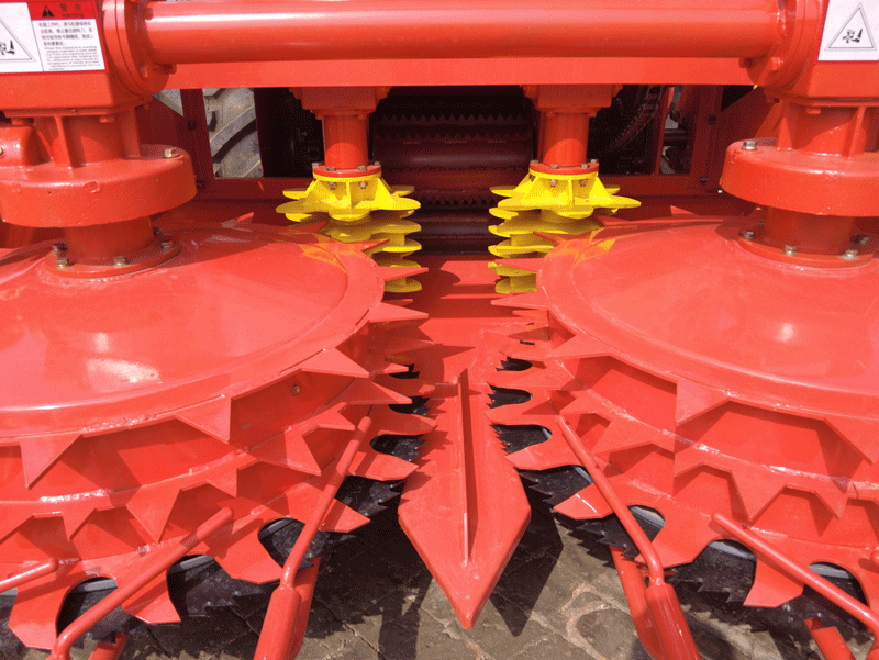 Approvisionnement d'usine 4Qz‑2100 Moissonneuse-hacheuse fourragère automotrice diesel durable et stable pour la fabrication d'ensilage